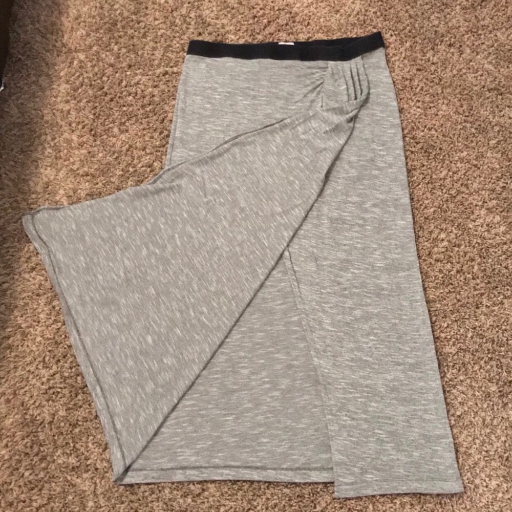 🎀 5x$25 🎀 Maxi Skirt